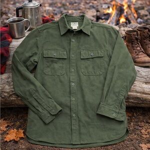 LL Bean chamois Men’s Traditional Fit Army Green